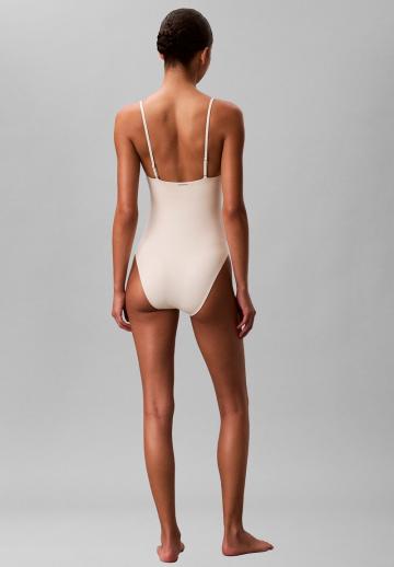 Слитный купальник