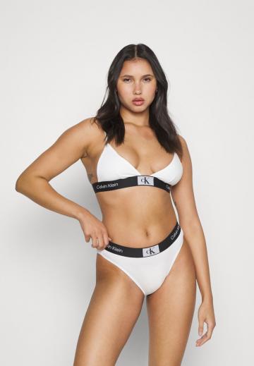 Бюстгальтер без косточек