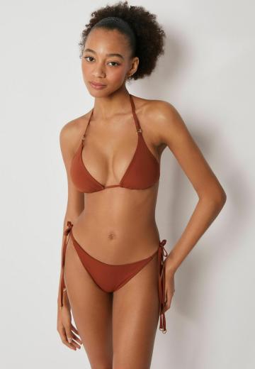 Треугольное бикини