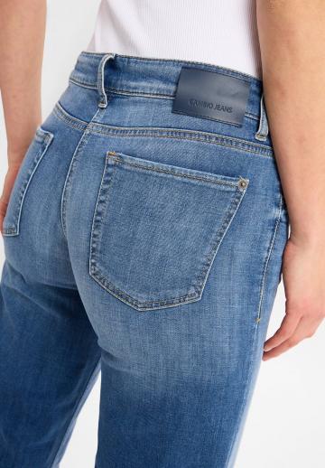 Клешеные джинсы