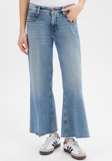 Клешеные брюки