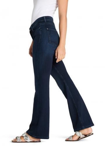 Клешеные джинсы