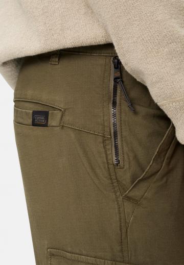 Брюки с накладными карманами