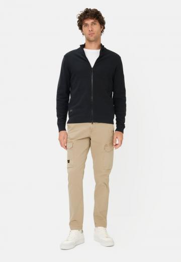 Брюки с накладными карманами