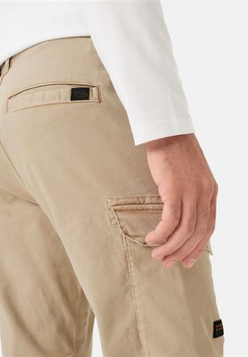 Брюки с накладными карманами