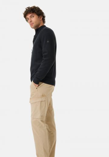 Брюки с накладными карманами