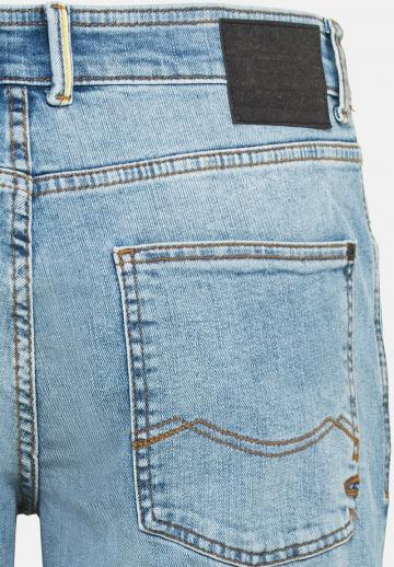 Узкие джинсы