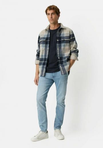 Узкие джинсы