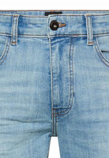 Узкие джинсы