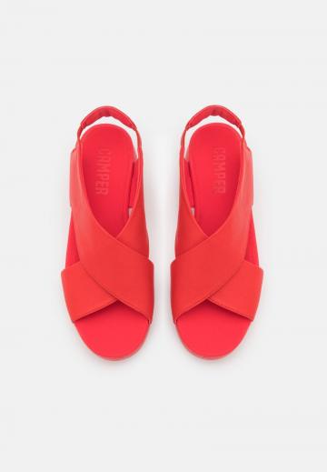 Босоножки на танкетке