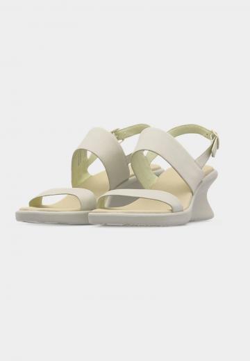 Босоножки на танкетке