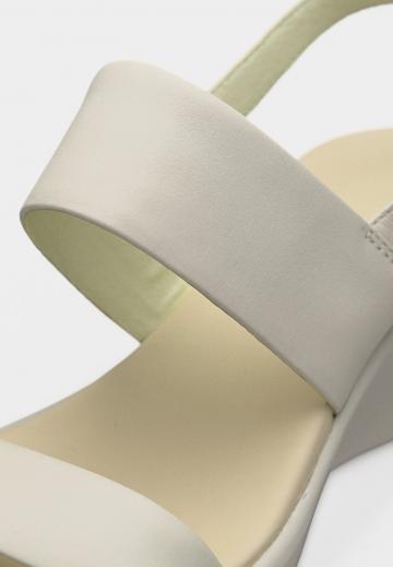 Босоножки на танкетке