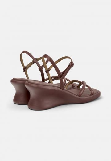 Босоножки на танкетке