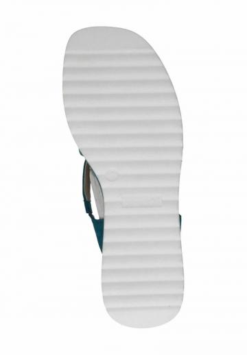 Босоножки на танкетке