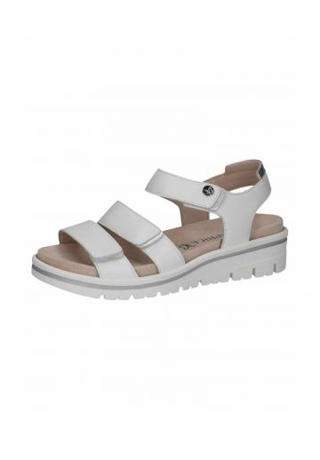 Босоножки на танкетке