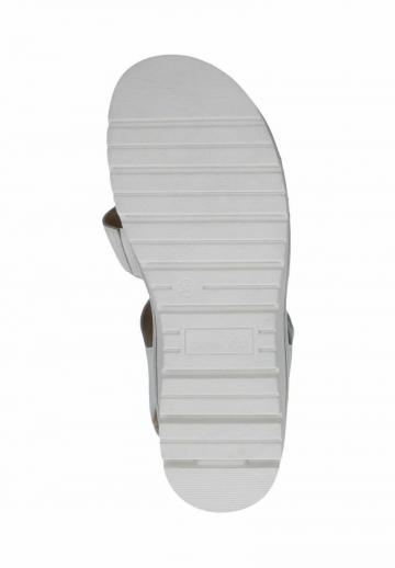 Босоножки на танкетке