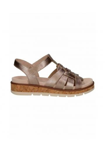 Босоножки на танкетке