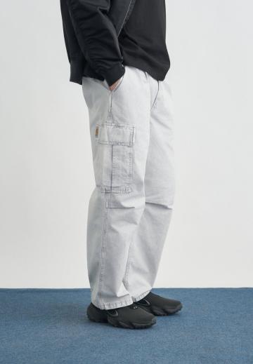 Брюки с накладными карманами