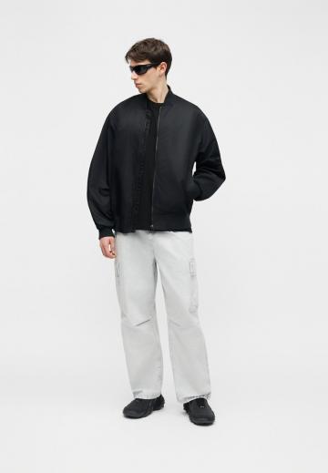 Брюки с накладными карманами