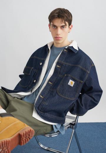 Джинсовая куртка