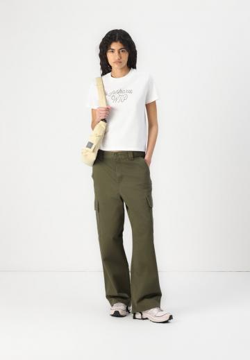 Брюки с накладными карманами