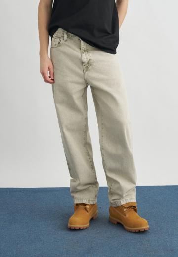 Прямые джинсы