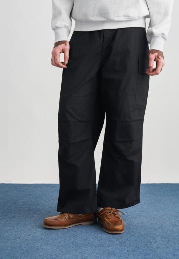 Брюки с накладными карманами