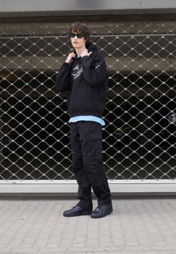 Брюки с накладными карманами