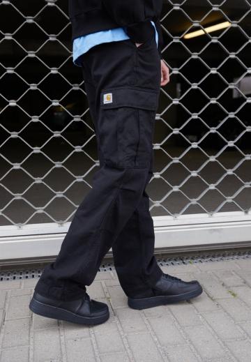 Брюки с накладными карманами