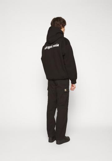 Брюки с накладными карманами