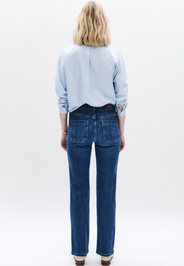 Прямые джинсы