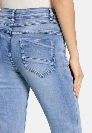 Прямые джинсы