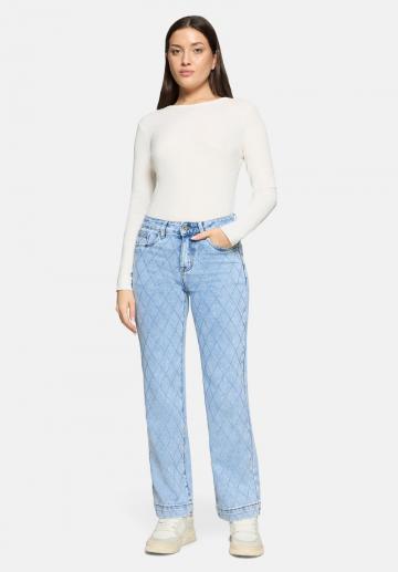 Прямые джинсы