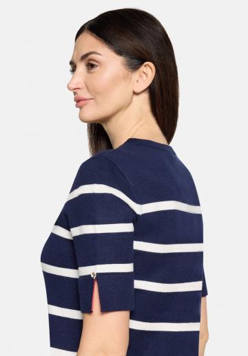 Вязаное платье