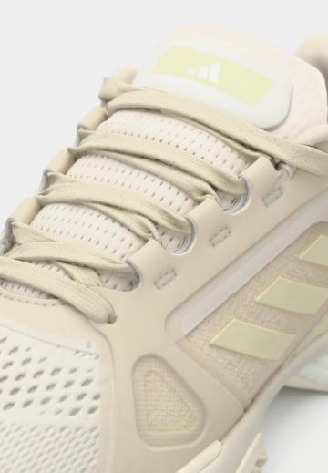 Теннисные кроссовки