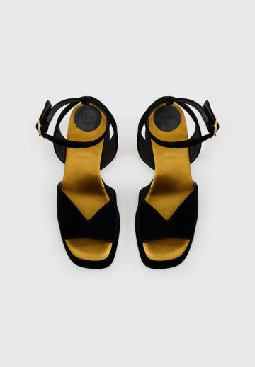 Босоножки на платформе