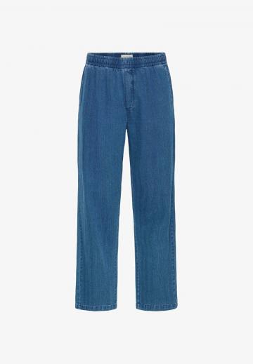 Прямые джинсы