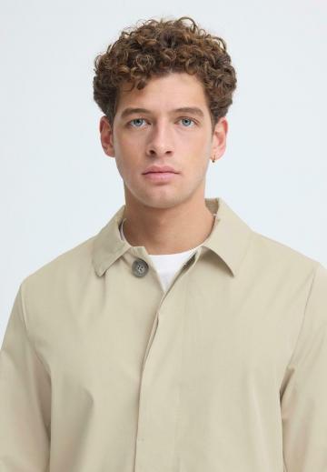 Короткое пальто