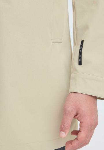 Короткое пальто