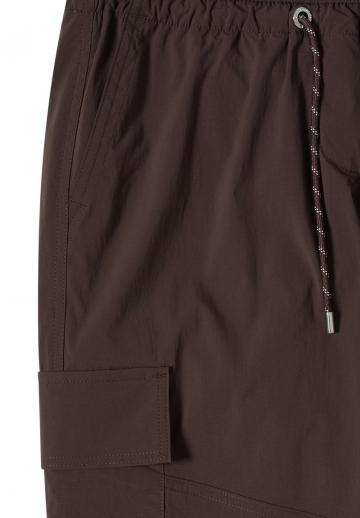 Брюки с накладными карманами