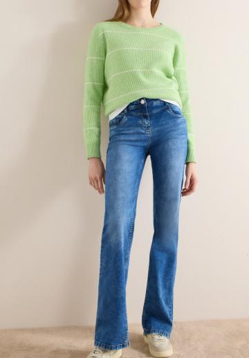 Клешеные брюки