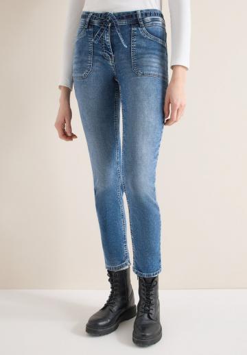 Короткие джинсы