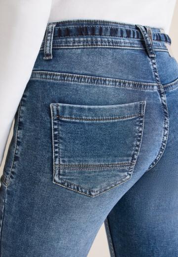 Короткие джинсы