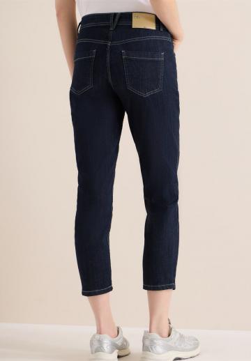 Короткие джинсы