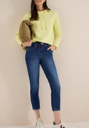 Короткие джинсы