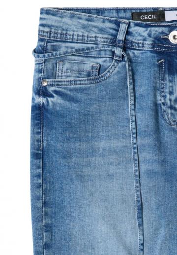 Короткие джинсы