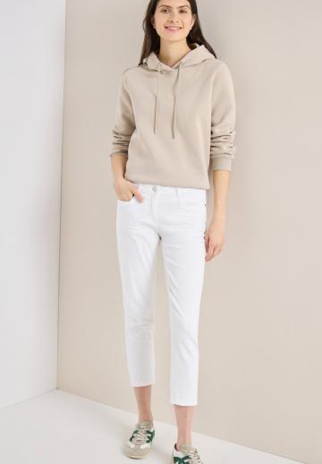 Короткие джинсы