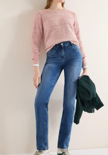 Прямые джинсы