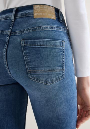 Прямые джинсы