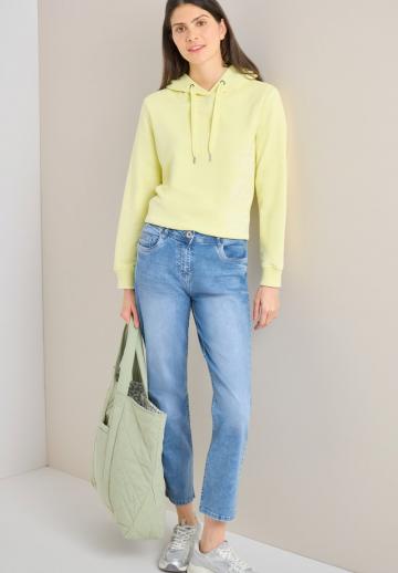 Короткие джинсы